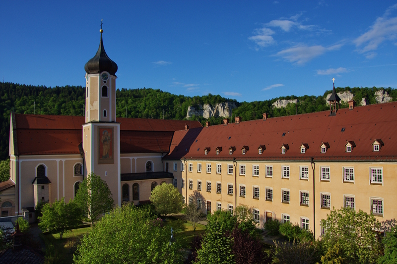 Kirche und Kloster